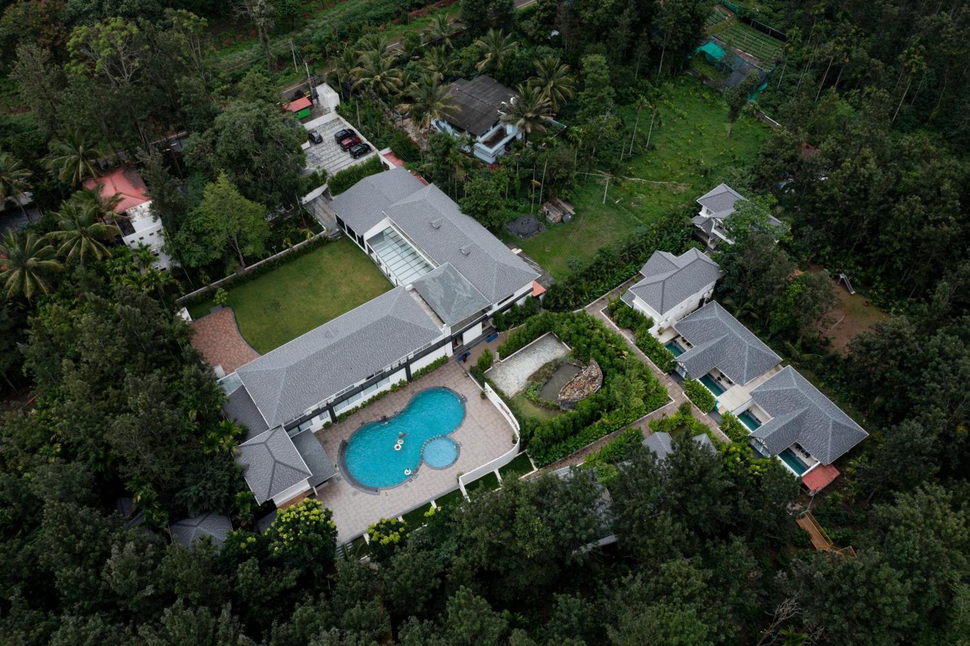 Inventree Aranya Resort & Spa Мадікері Екстер'єр фото