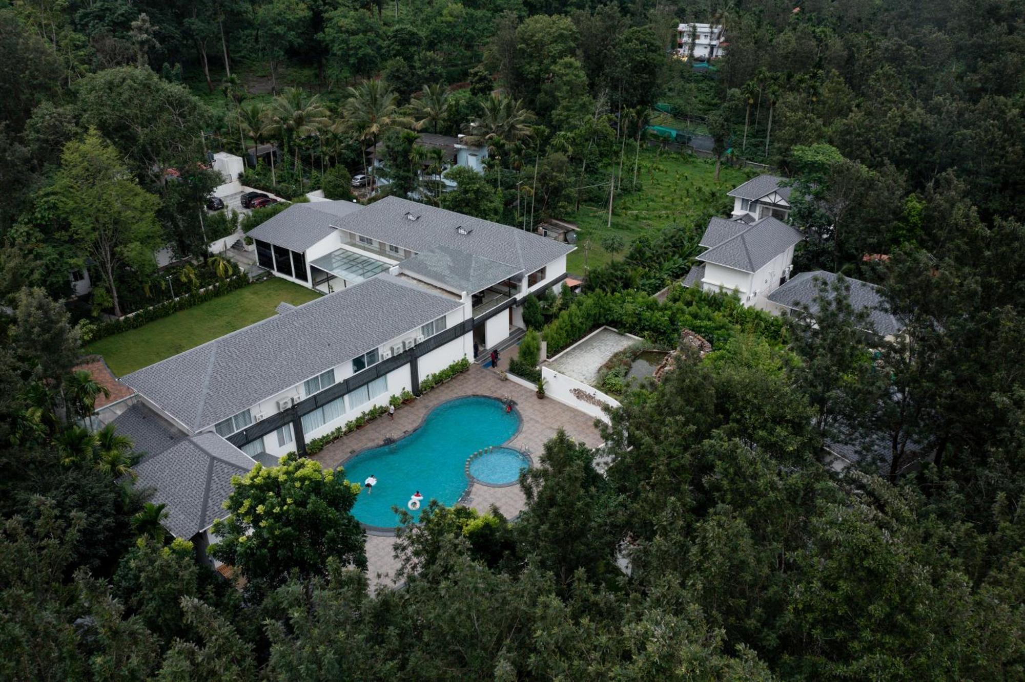 Inventree Aranya Resort & Spa Мадікері Екстер'єр фото